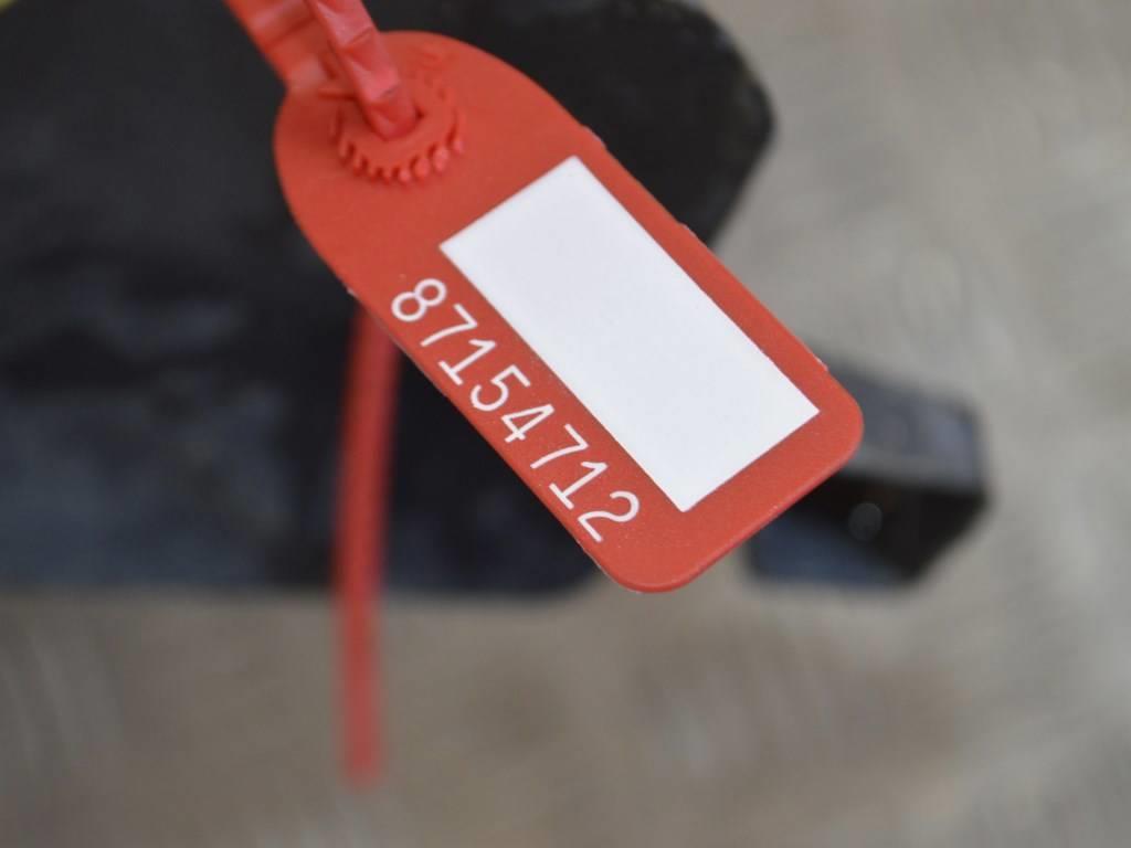 Защита арок передняя правая (подкрылок)